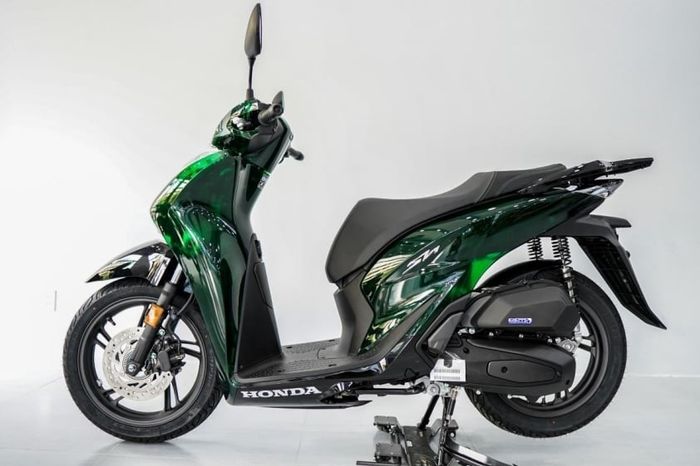 Honda-SH-Trong-Suốt-1