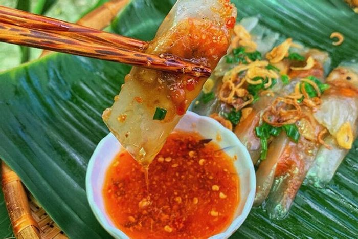 Ăn sáng tại Đồng Hới không thể không thử bánh bột lọc.