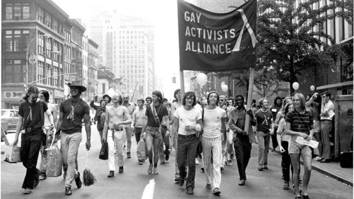 Sự kiện Nổi Loạn Stonewall - nguồn gốc Pride Month