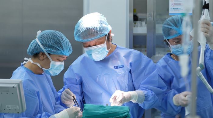 Họng đau biến thành u nhú thanh quản do virus HPV
