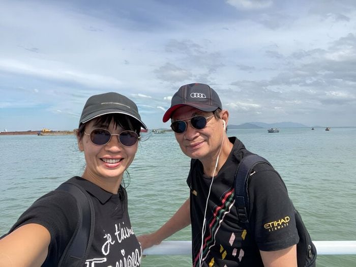 Vợ chồng nhạc sĩ thường tham gia những chuyến đi gần gũi với tự nhiên. Sưu tập: FBNV