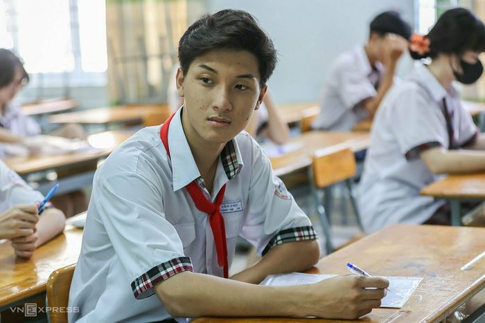 Bài kiểm tra chuyên Anh lớp 10 tại TP.HCM