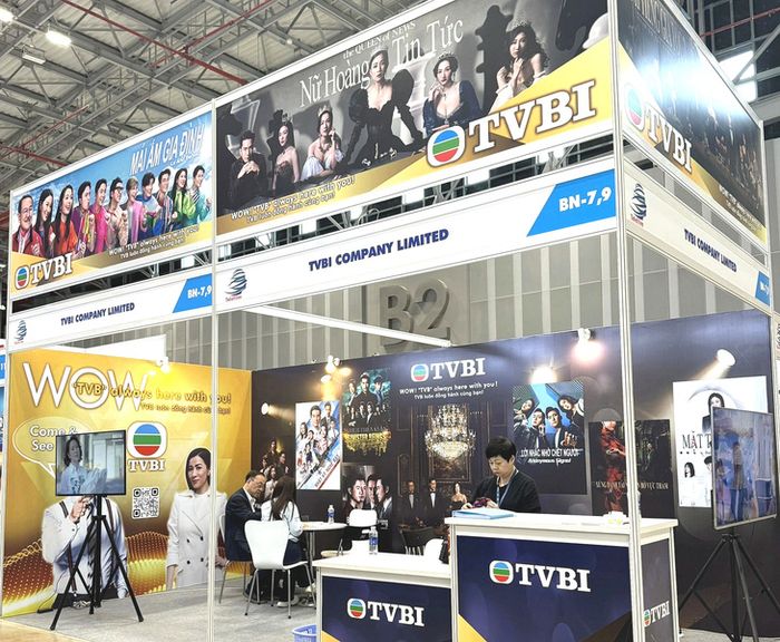 Gian hàng của đài TVB tại Triển lãm Quốc tế Phim và Công nghệ Truyền hình Việt Nam 2024 - Ảnh: HỒ LAM