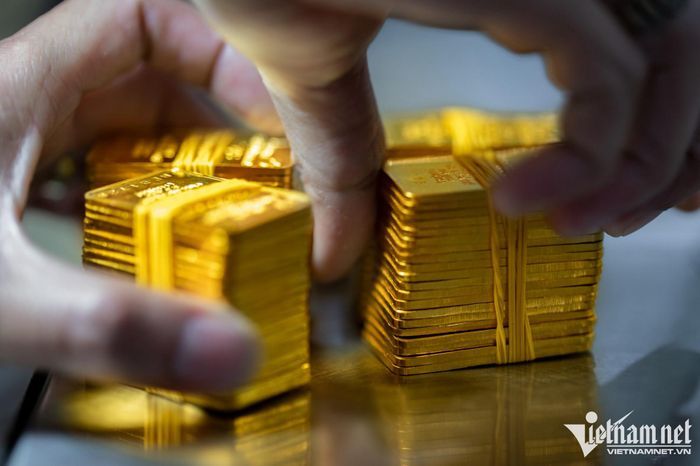 Giá vàng trong nước có biến động ít. Ảnh: H.Hà