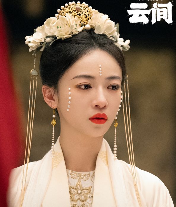 Sau khi kết thúc Diên Hi công lược, Ngô Cẩn Ngôn đã phải đối mặt với tình trạng không có bộ phim nào để đóng.