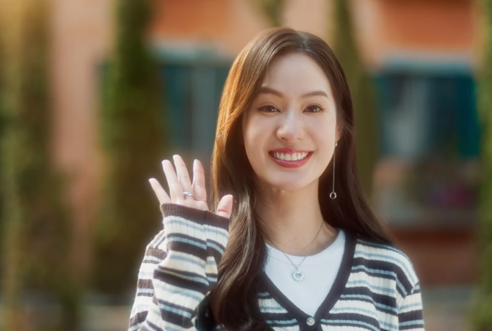 Vẻ đẹp tươi mới của Pimtha rất phù hợp với bài hát và không khí của MV - Ảnh: Chụp màn hình