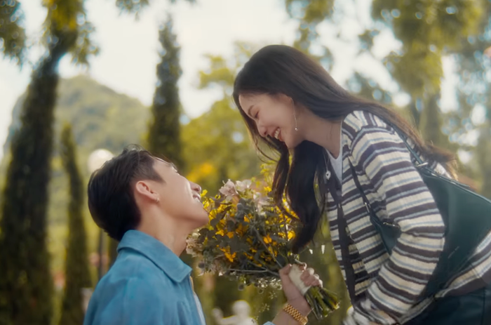 Cả hai thể hiện tình yêu mới nảy nở, tươi mới và ấm áp - Ảnh: Chụp màn hình