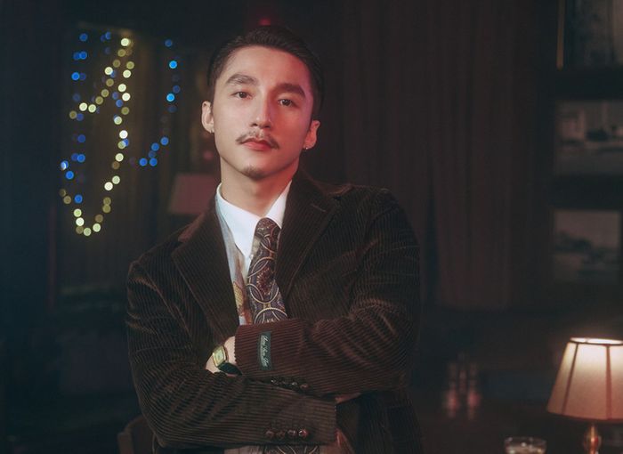 Sơn Tùng thể hiện vẻ quý ông lịch lãm trong bữa tối lãng mạn - Ảnh: NVCC