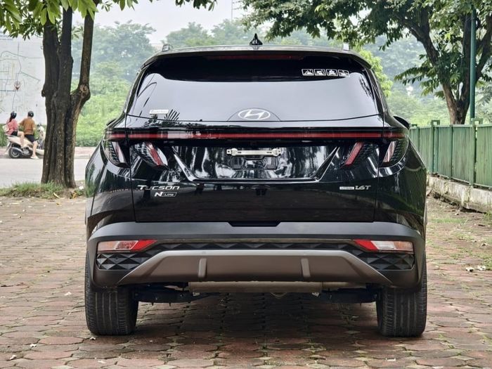 Hyundai Tucson 2023 đã chạy 1 năm và được bán trên thị trường xe cũ với giá 478 triệu đồng.