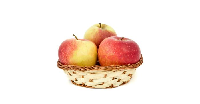 : gioi-tu-chi-noi-chon-preposition-of-place-three-apples