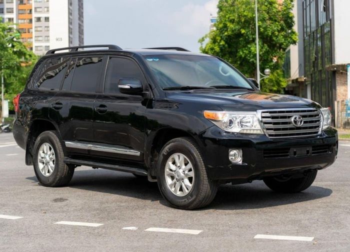‘SUV chủ tịch’ Toyota Land Cruiser 2015 sau 9 năm sử dụng đã mất gần một nửa giá trị.