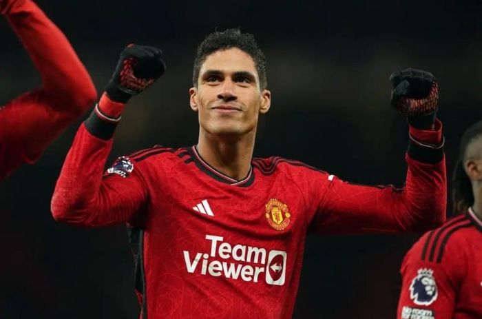 Chuyển nhượng Manchester United ngày 13/6: Nhắm thủ môn Nhật Bản thay thế Onana; Varane chuẩn bị gia nhập đội bóng lớn