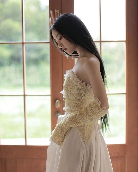 Nhiều người xem cho rằng, nếu “Thế giới võ hiệp Kim Dung” thành công, vị trí của Bao Thượng Ân trong danh sách “tứ tiểu hoa sinh năm 2000” sẽ có sự khác biệt so với các đồng nghiệp cùng lứa. So với Hồ Liên Hinh bị “sụp đổ” vì “Hồ yêu tiểu hồng nương” lên sóng trở thành “thất bại to lớn”, “Thế giới võ hiệp Kim Dung” của Bao Thượng Ân có khả năng sẽ vượt mặt.
