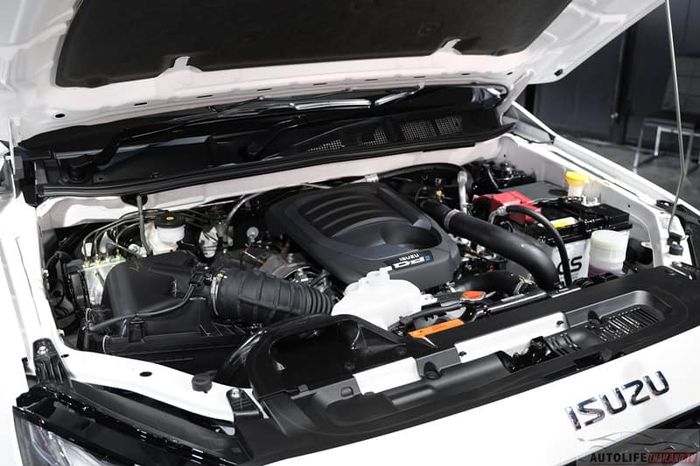 Isuzu_MUX_Active_ex_023.jpg