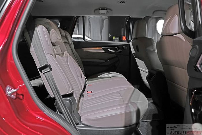 Isuzu_MUX_Cao_cấp_trong_012.jpg