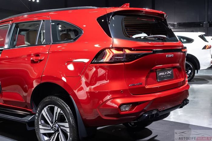 Isuzu_MUX_Cao_cấp_ngoài_017.jpg