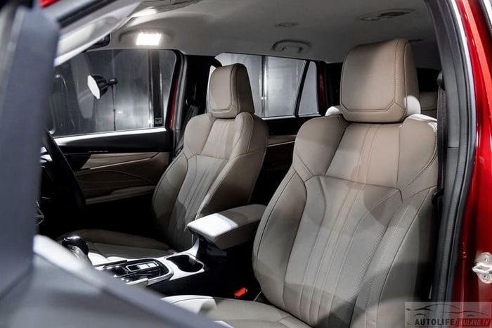 Isuzu_MUX_Cao_cấp_trong_010.jpg