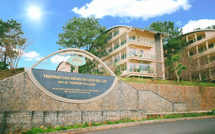 Học viện Cao đẳng du lịch Đà Lạt
