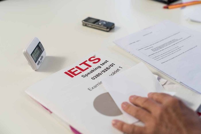 IELTS là viết tắt của Hệ thống Kiểm tra Tiếng Anh Quốc tế