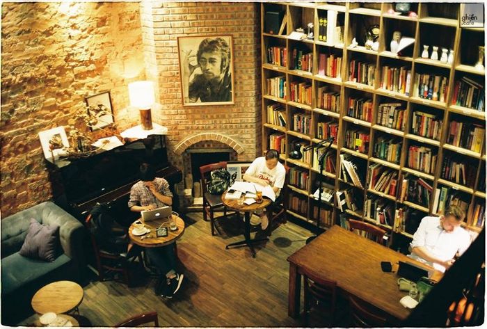 ielts speaking part 3 How does technology aid in storytelling?
