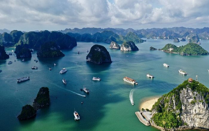 Mẫu bài viết IELTS Writing Task 2 về Du lịch và Du lịch