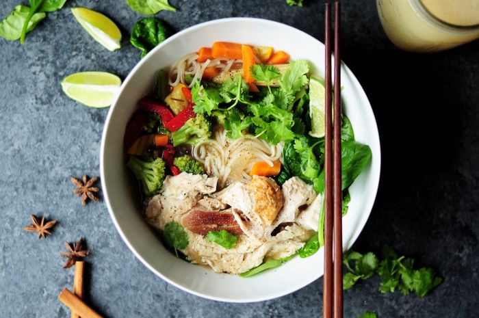 What are the distinctions between traditional Vietnamese cuisine and dishes from other countries?