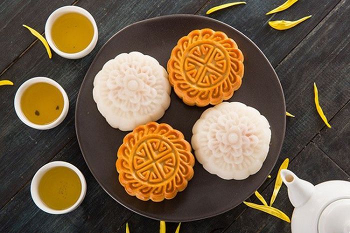 mid-autumn festival cakes in english