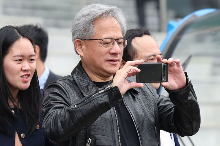 Jensen Huang ưa chuộng chiếc Pixel 7 Pro