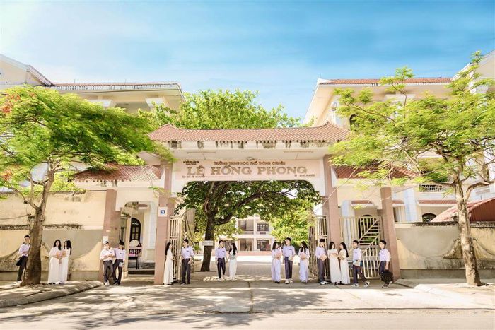 Le Hong Phong Specialized High School