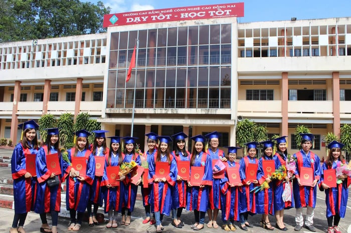 Đồng Nai High-Tech College