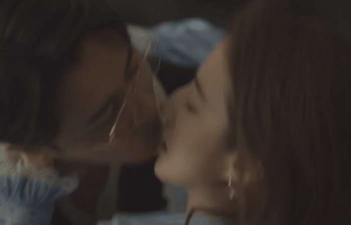 Các cảnh hôn và cảnh ân ái trong phim của Lưu Diệc Phi rất chân thực.