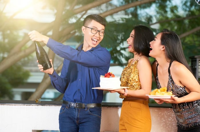 Sample IELTS Speaking Part 3: Describe a party that you enjoyed