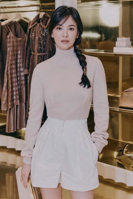 Ba kiểu tóc buộc dễ thực hiện của Song Hye Kyo