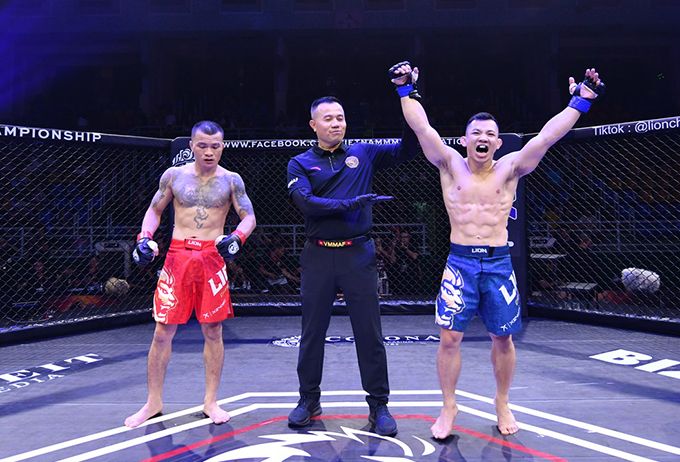 Đào Hồng Sơn, biệt danh 'Quỷ lùn', vượt qua đệ tử Johnny Trí Nguyễn trong 17 giây