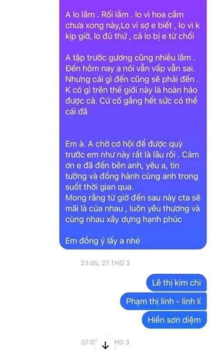 Một chàng trai đã tiết lộ tin nhắn khi anh ta mua hoa để tặng cho vợ và 10 cô gái xinh đẹp, khiến mọi người đều phải thán phục