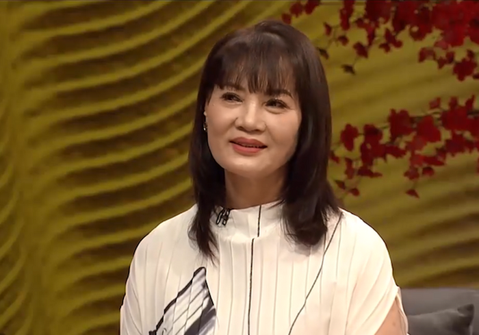 Bà vợ của NSND Trung Đức có vẻ đẹp ngọt ngào và quyến rũ.