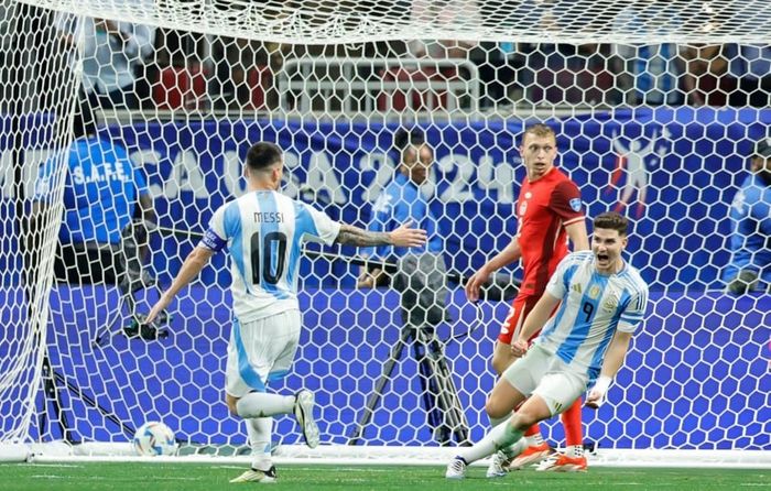 Messi tỏa sáng, Argentina có 3 điểm hoàn hảo trong ngày ra quân Copa America 484772