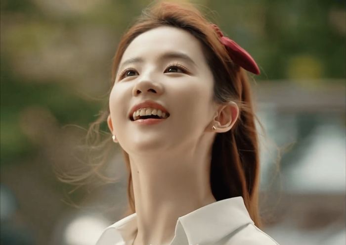Lưu Diệc Phi biến đổi trong 'Câu chuyện hoa hồng'
