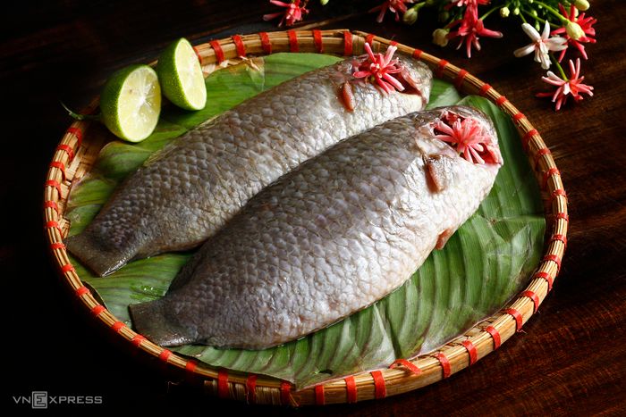 Bí quyết rán cá không dầu, không dính, giòn lâu
