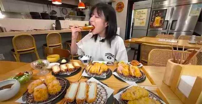 'Thánh ăn vặt' Tzuyang trong một đoạn clip - Ảnh từ YouTube