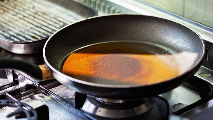 Các dấu hiệu nhận biết dầu ăn đã sử dụng nhiều lần