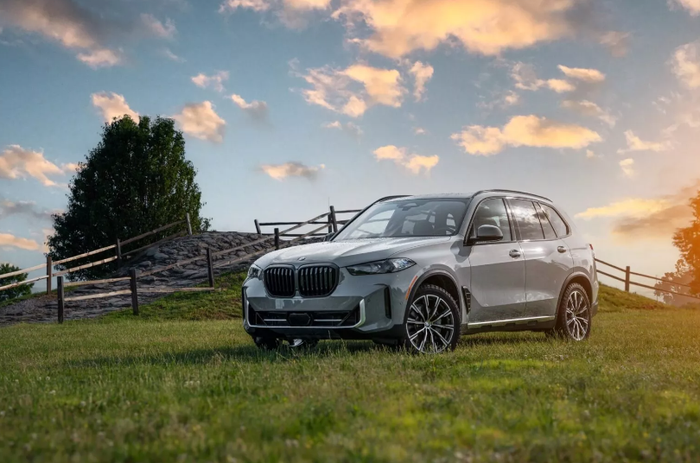 BMW X5 Phiên bản Kỷ niệm 25 năm Silver 2025 3.PNG