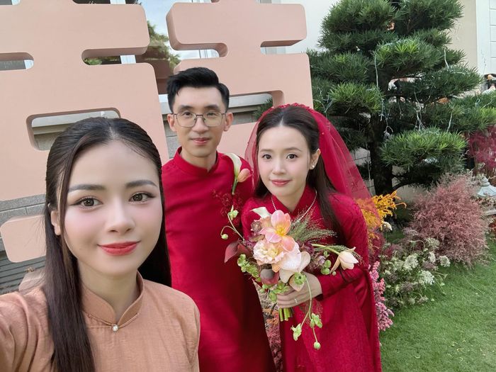 Ảnh từ lễ vu quy của Midu và doanh nhân Minh Đạt đã được Dương Hoàng Yến đăng trên trang cá nhân.