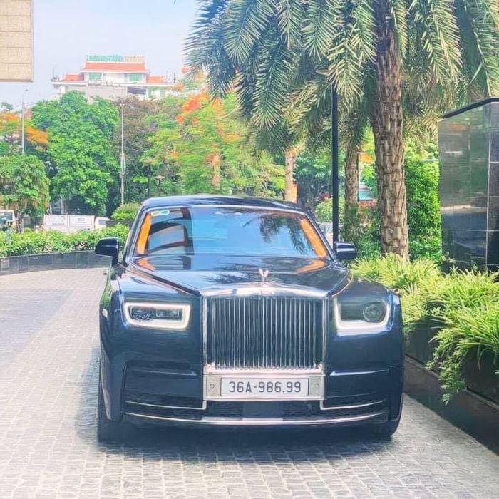 Đại gia Thanh Hóa đầu tư lớn, sở hữu ngay “biệt thự di động” Rolls-Royce Phantom VIII có giá lên tới 80 tỷ đồng kèm theo biển số 