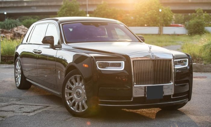 Tỷ phú Thanh Hóa đầu tư lớn, mua ngay “biệt thự di động” Rolls-Royce Phantom VIII trị giá lên tới 80 tỷ đồng kèm biển số đẹp