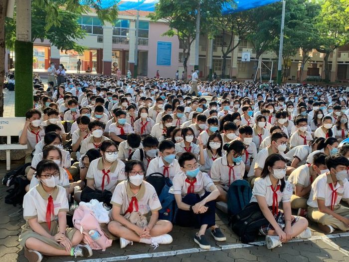 Hình ảnh học sinh Trường THCS Nguyễn Hữu Thọ, quận 7, TP.HCM trong năm nay