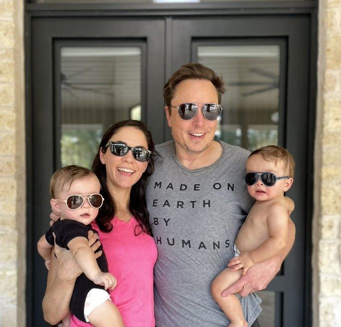 Tiền PhongCon cái mới nhất của Musk là do Shivon Zilis sinh.1 Con cái mới nhất của Musk là do Shivon Zilis sinh.