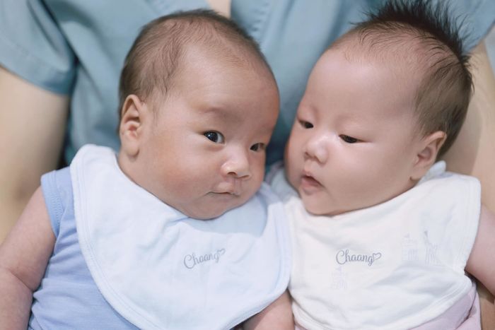 Những khoảnh khắc đáng yêu của Jimmy - Jenny trong gia đình Phương Oanh