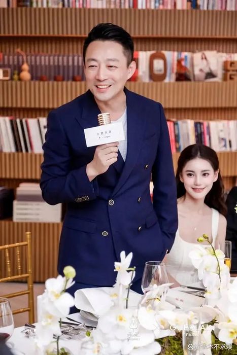 Mandy, vợ trẻ của doanh nhân Uông Tiểu Phi, đã chia sẻ cảm xúc sau nửa năm có giấc ngủ ngon sau khi làm dâu nhà Uông.