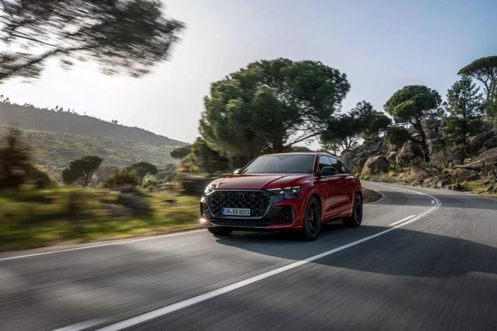 Audi RS Q8 2025 là mẫu SUV mạnh mẽ nhất của hãng, với mức giá khởi điểm khoảng 3,9 tỷ đồng (tương đương 488,033 USD).